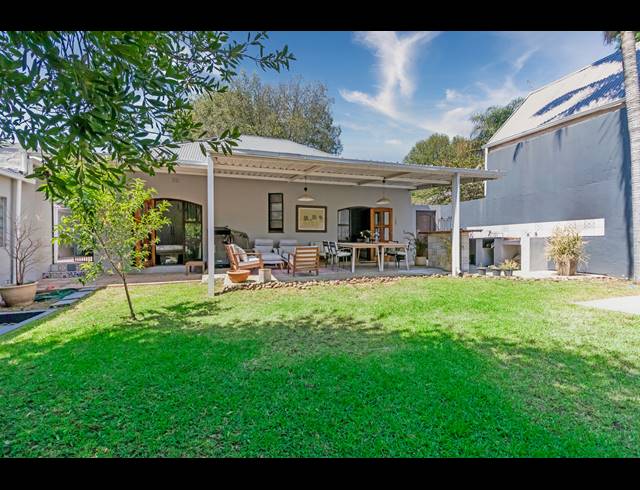 2 BEDROOM HOUSE SOLD IN PARKHURST